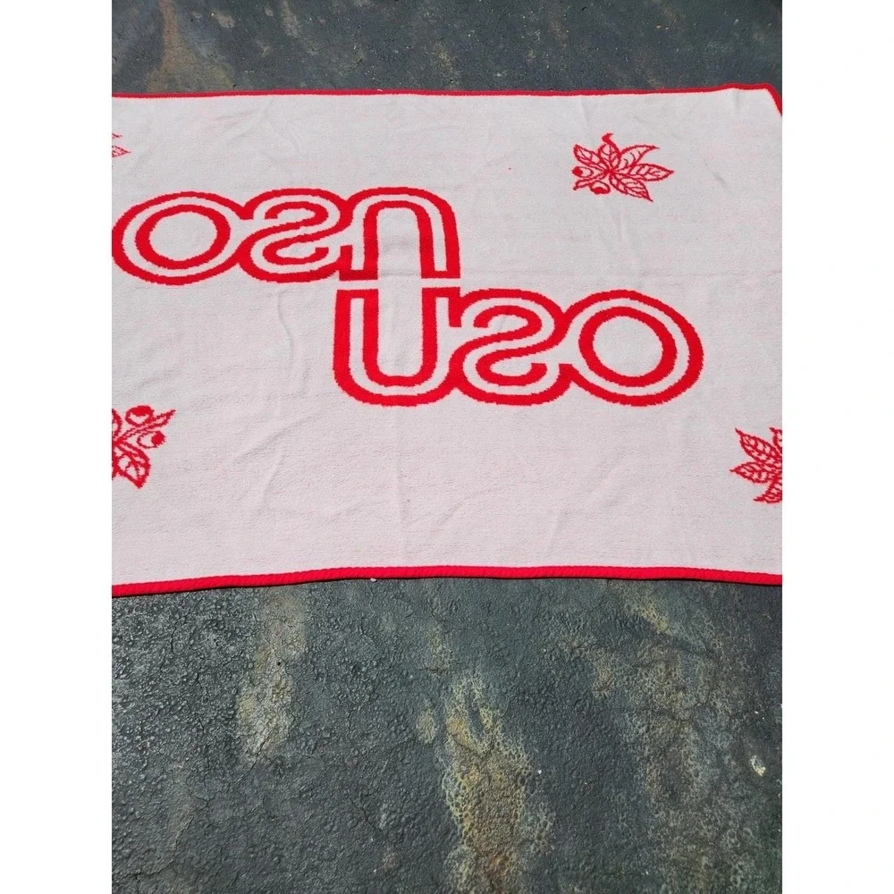 Vintage 90s Logo OSU Fleece Blanket Throw Ohio State University Buckeyes Leaf